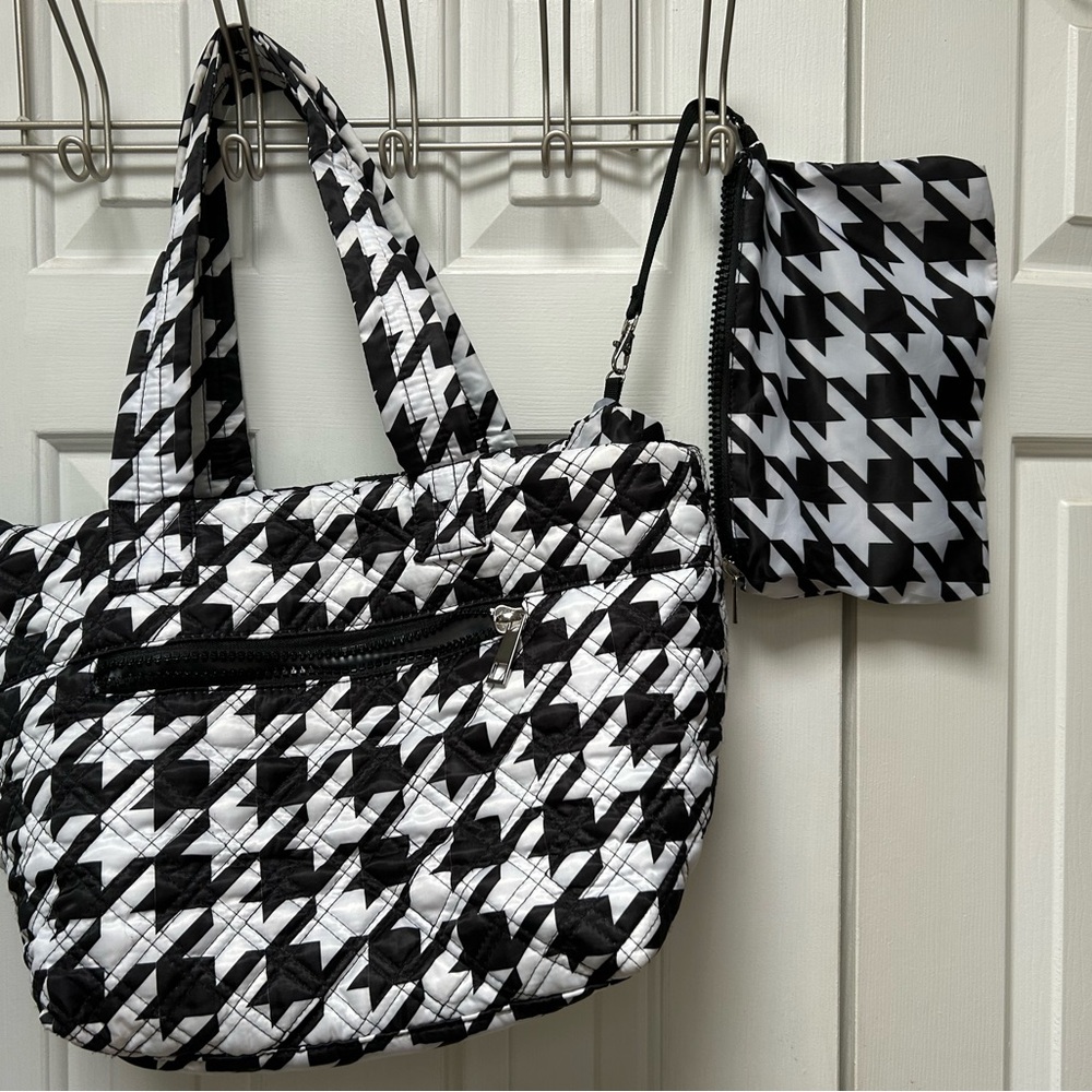 ‘Sondra Roberts Squared’ Black & White Houndstooth Quilted Bag & matching makeup